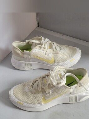 Nike Reposto Women's Sneakers White/Saturn Gold, Size 8.5